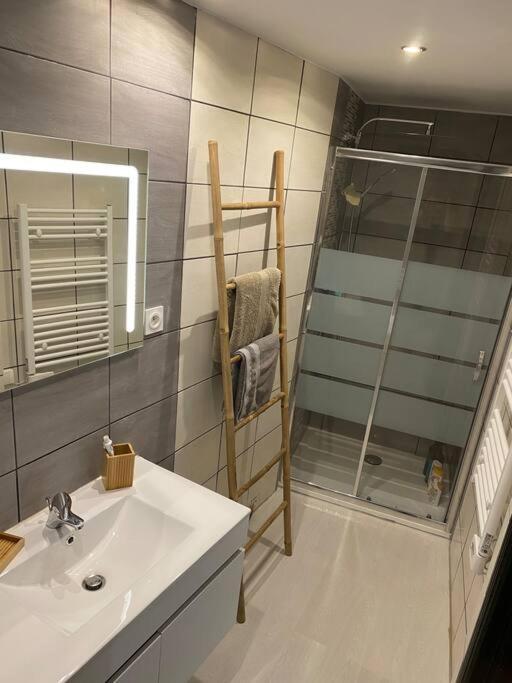Gite De Tom Et Mag Classe 3 * Clevacances Villa Pontgibaud Exterior foto